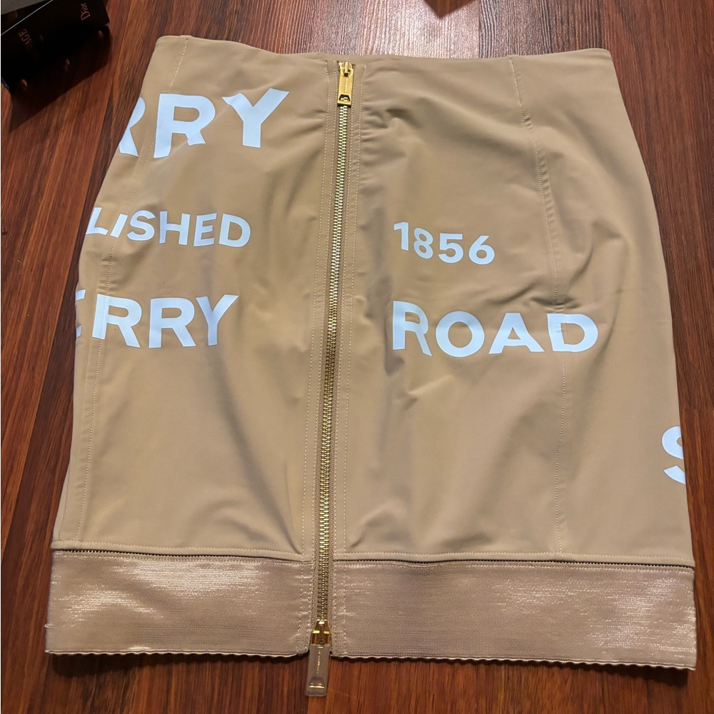 Burberry Tan Cream Knee-Length Pencil Skirt with Zipper